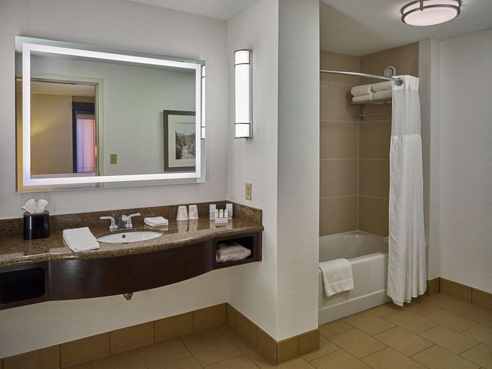 Hilton Garden Inn Гатлинбург Экстерьер фото