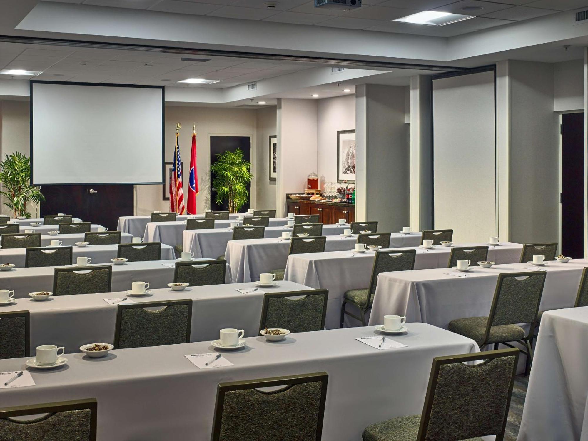 Hilton Garden Inn Гатлинбург Экстерьер фото