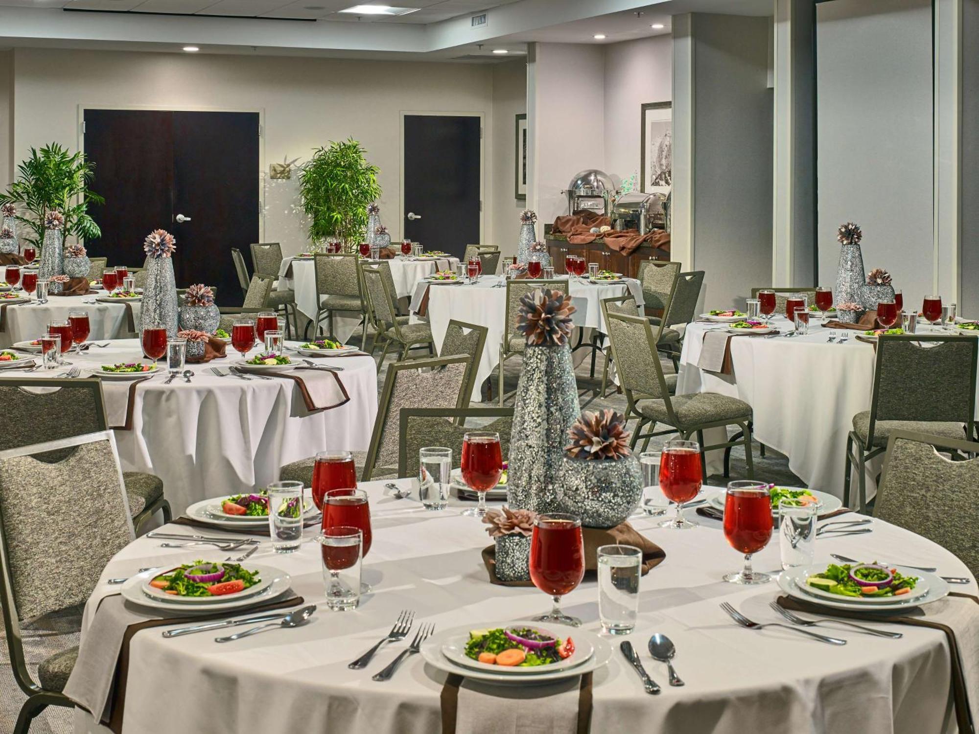 Hilton Garden Inn Гатлинбург Экстерьер фото