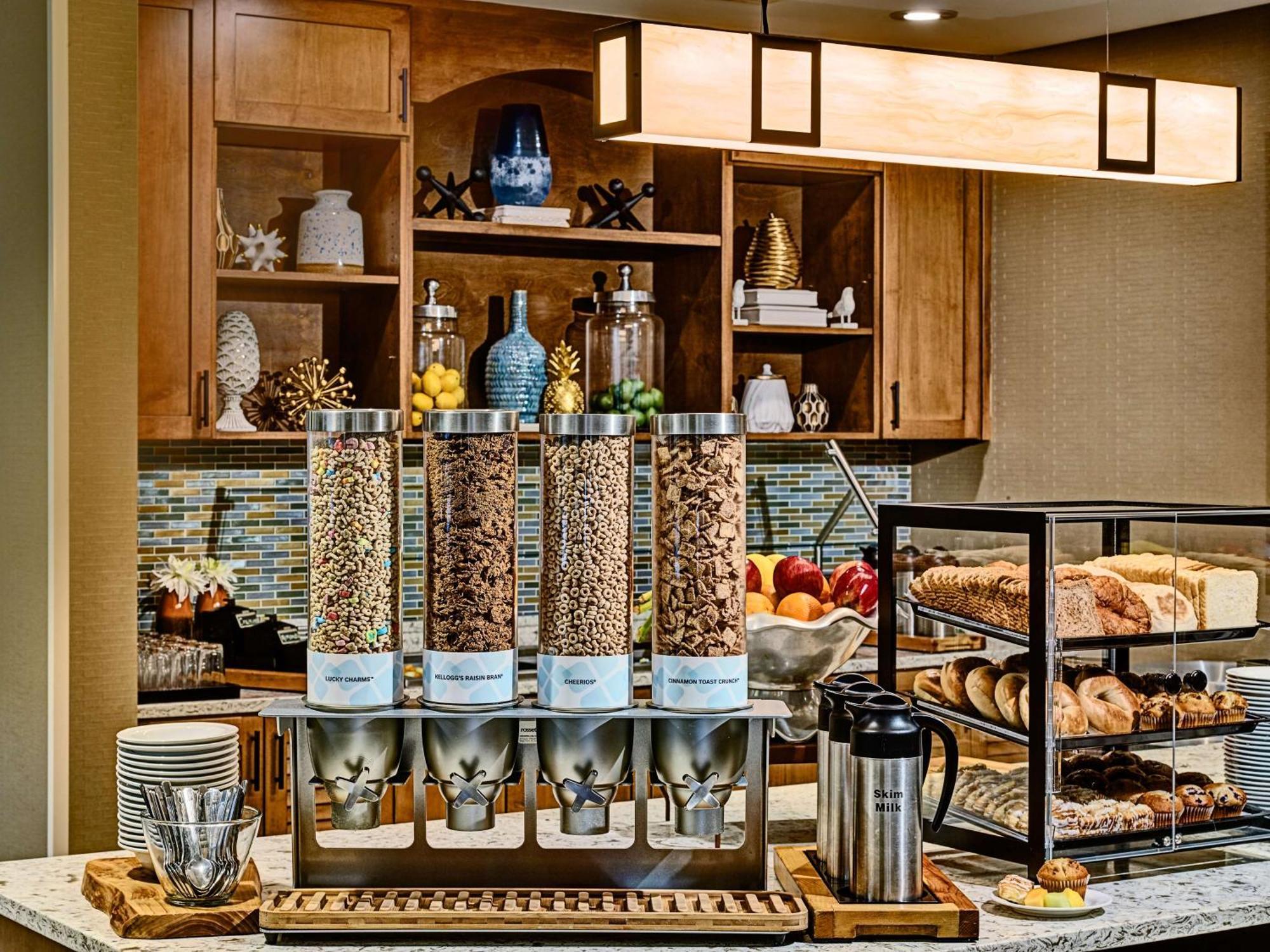 Hilton Garden Inn Гатлинбург Экстерьер фото