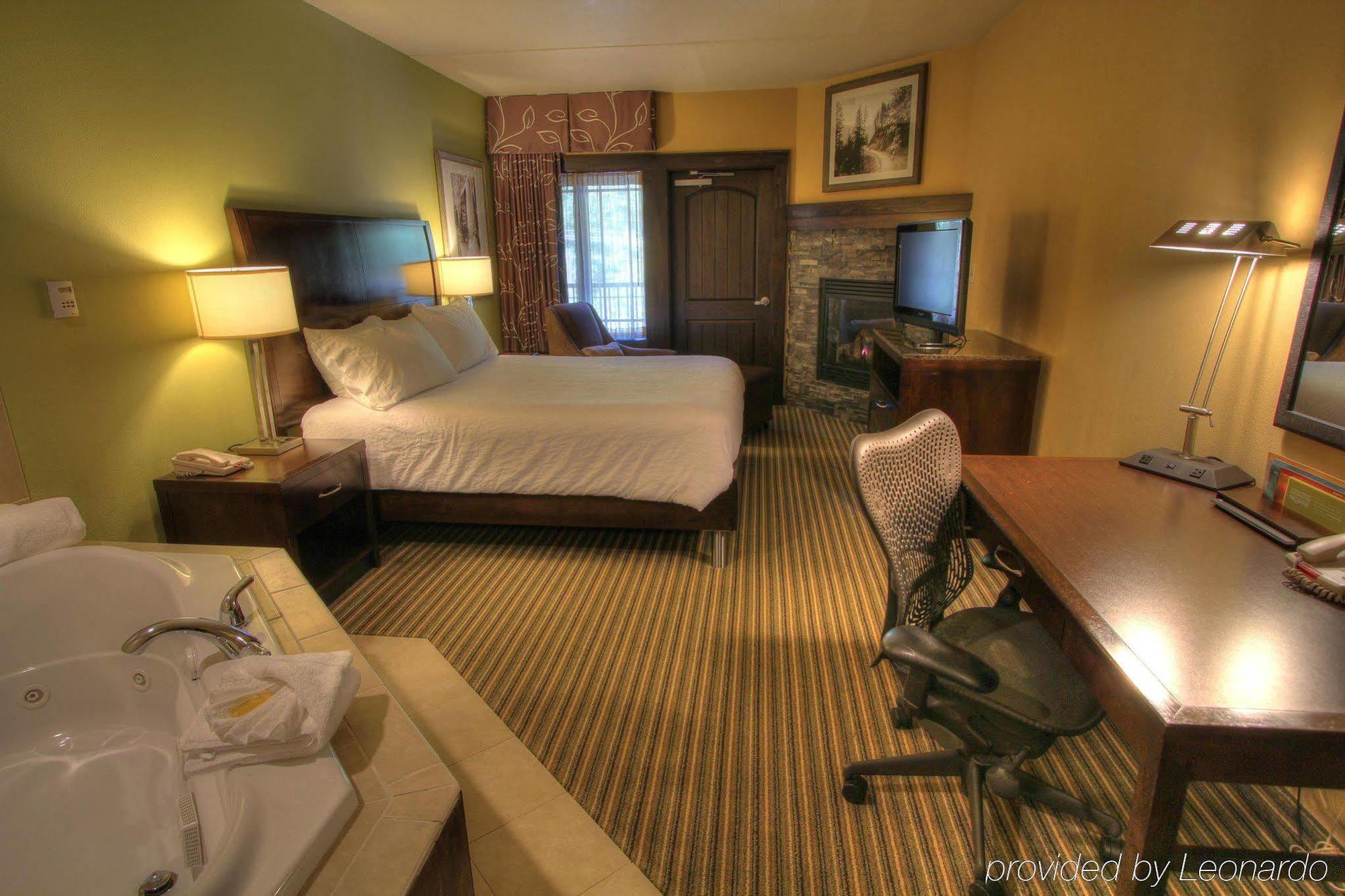 Hilton Garden Inn Гатлинбург Экстерьер фото