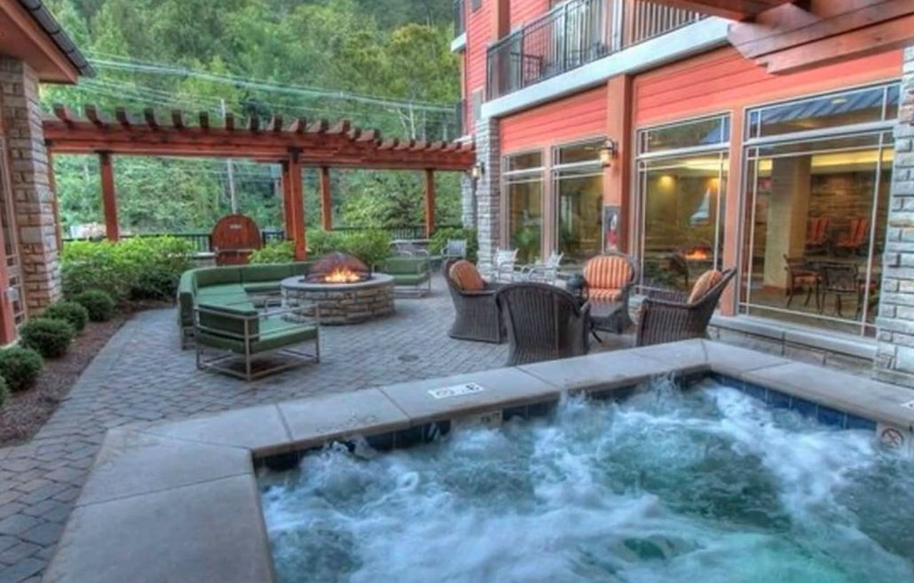 Hilton Garden Inn Гатлинбург Экстерьер фото